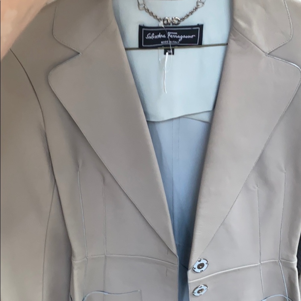 Salvatore Ferragamo Women’s leather jacket NWT - Picture 3 of 14